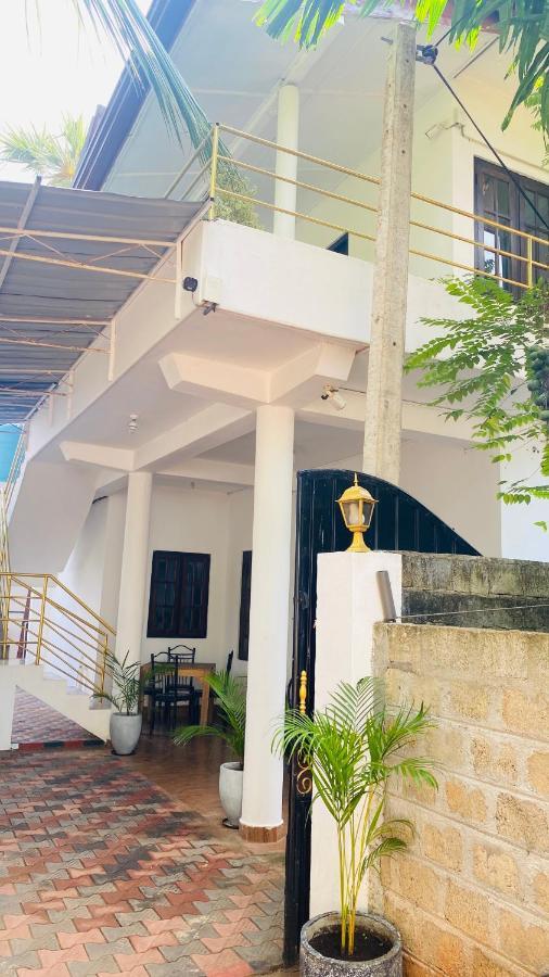 Lali Beach Villa Trincomalee Bagian luar foto
